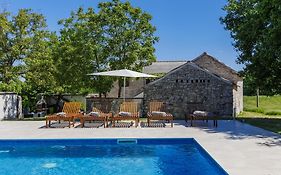 Holiday Home Ana - Pzn328 By Interhome